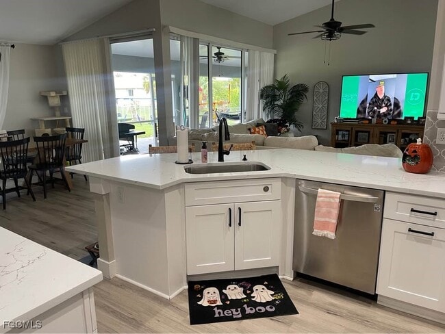 Building Photo - 1229 SW 29th Terrace