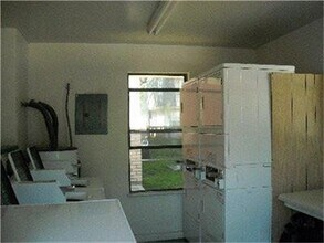 Building Photo - 499 W San Antonio St