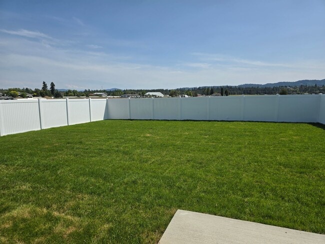 Building Photo - 5190 E Dorado Ave