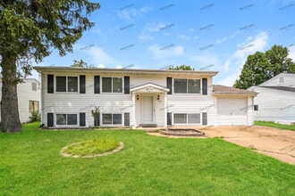 Building Photo - 11939 Holly Brook Dr