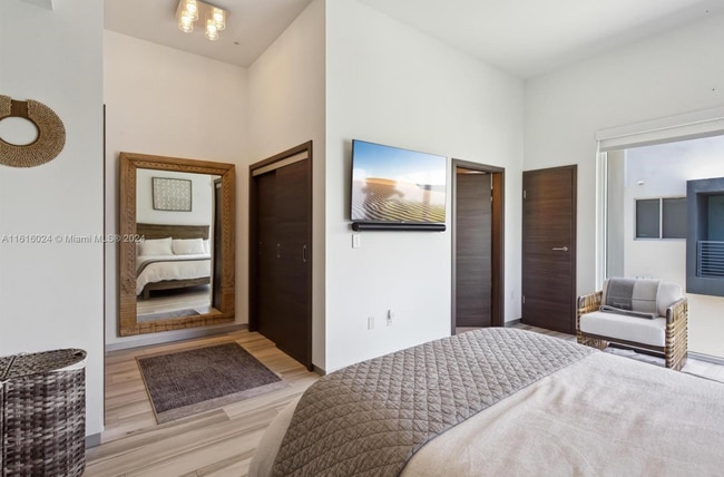 Building Photo - 101 N Shore Dr