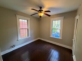 Building Photo - 81 Lilac St