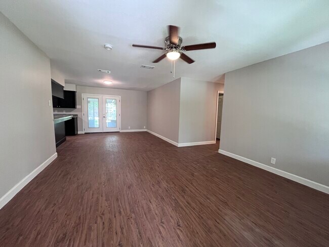 Building Photo - 3633 Thistle St