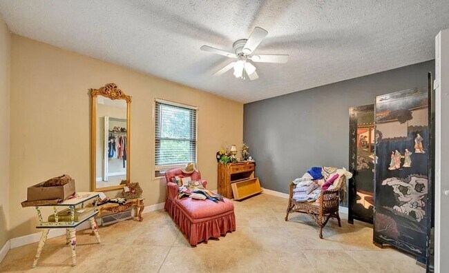 Building Photo - 809 Clifford Dr