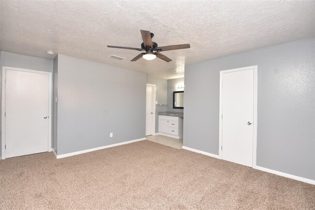 Building Photo - 2711 Goldspring Ln