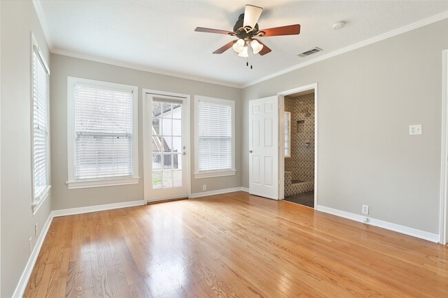 Building Photo - 423 W 32nd St