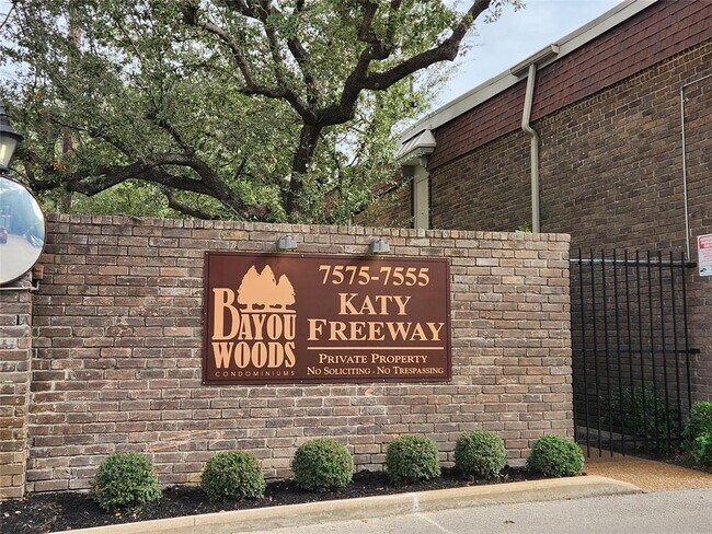 Building Photo - 7575 Katy Fwy