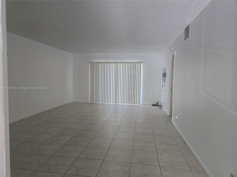 Building Photo - 1201 SW 128th Ter