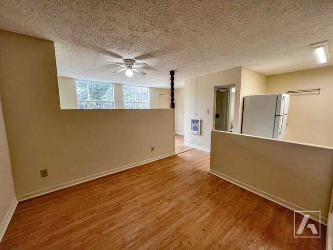 Building Photo - 317 Harwood St