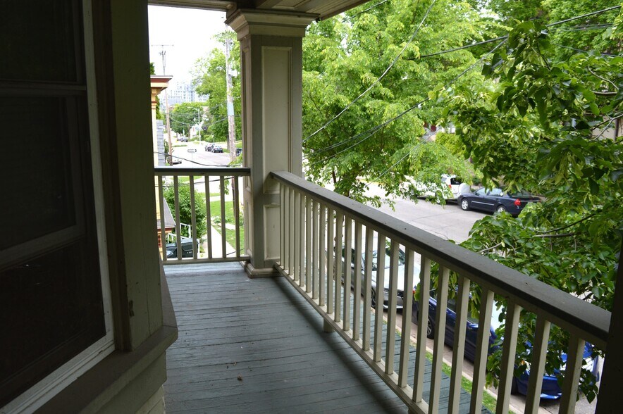 Building Photo - 314 E Mifflin St
