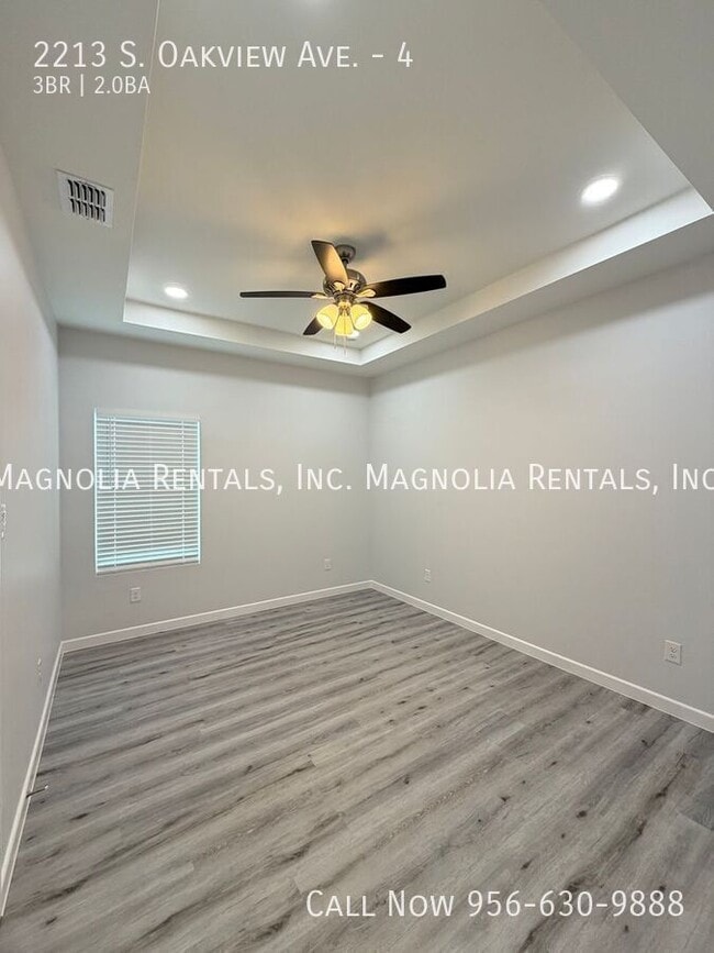 Building Photo - 2213 S Oakview Dr