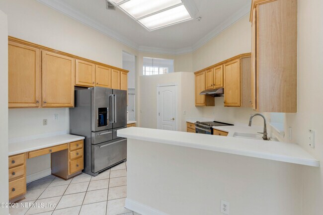 Building Photo - 429 Sea Spray Ln