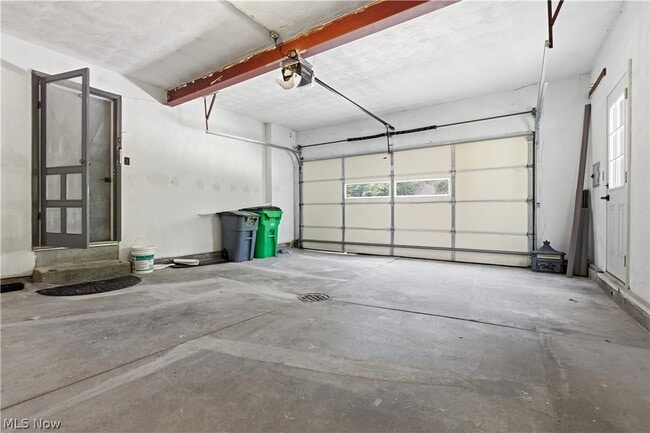 Building Photo - 2056 Laurel Hill Dr