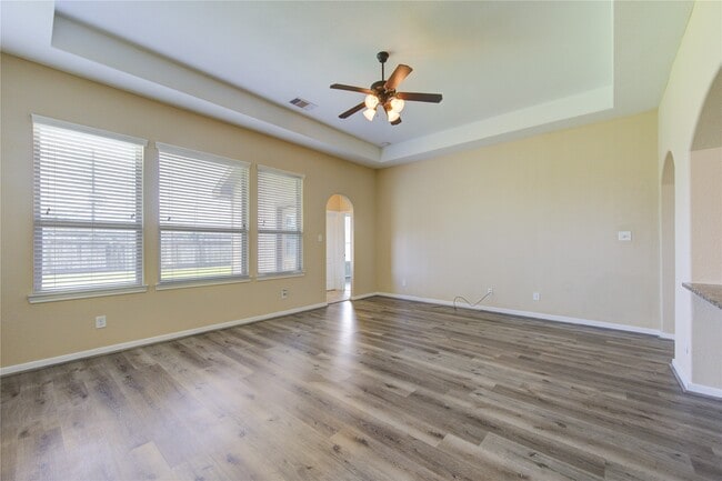 Building Photo - 26727 Henson Falls Dr