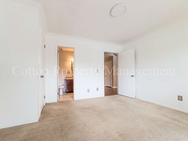 Building Photo - 202 Crooked Creek Rd