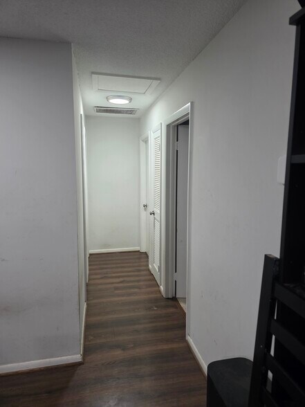 Building Photo - 1317 Roosevelt Blvd