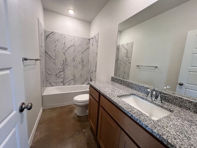 Building Photo - 3909 American Elm Dr