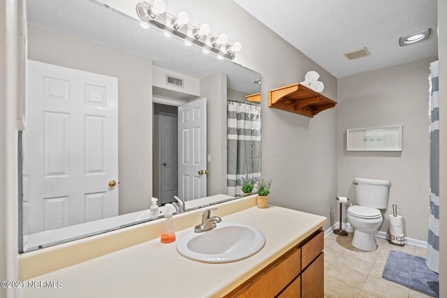 Building Photo - 420 Cobblestone Dr