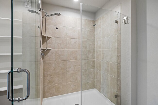 Building Photo - 40463 Gdn Hts Ln
