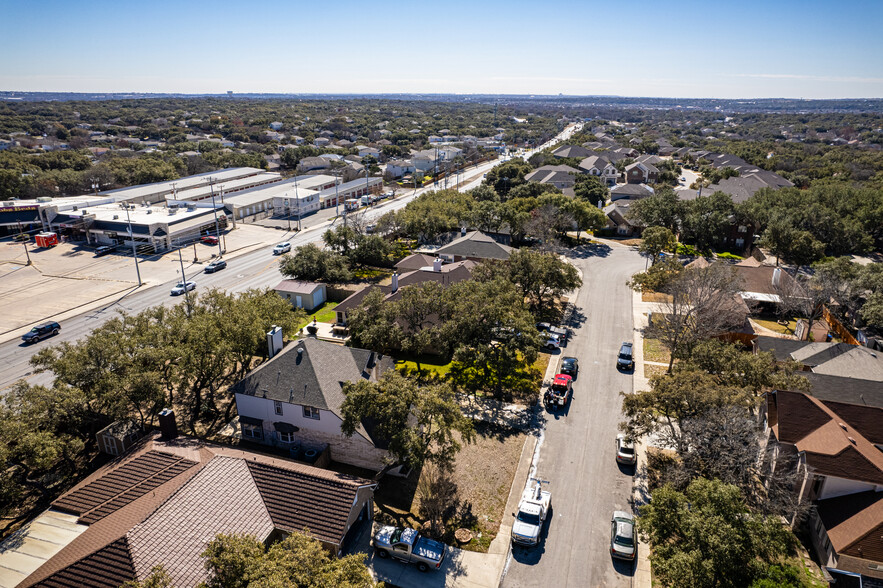 at a glance - 7318 Chimney Bluff