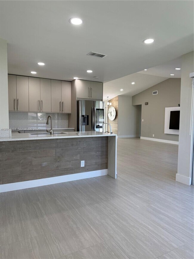 Building Photo - 18818 Cloud Lake Cir