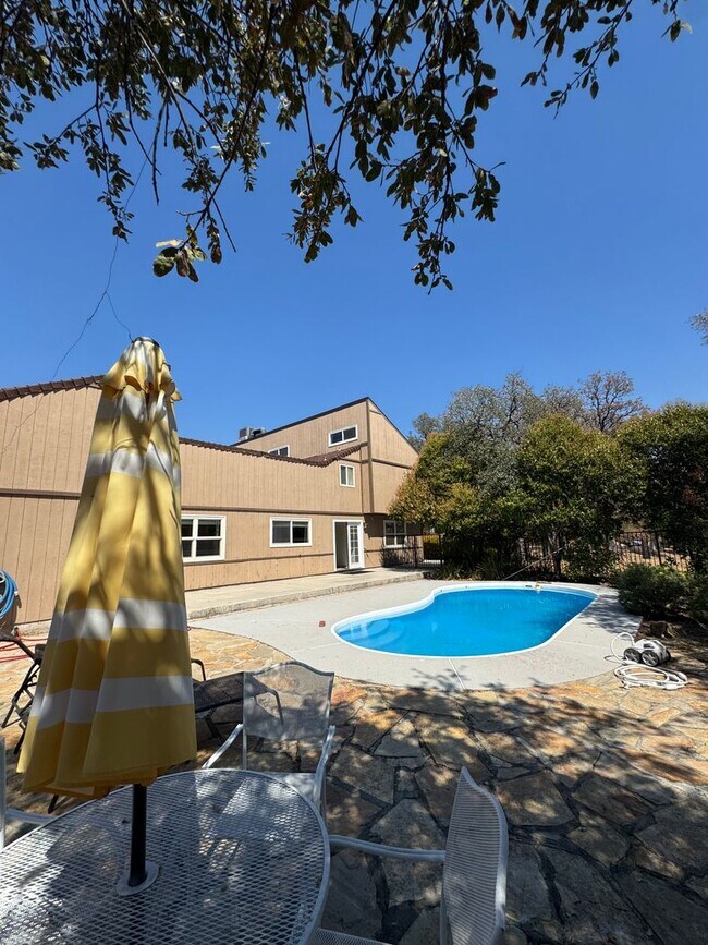 Building Photo - 21445 Wilcox Rd