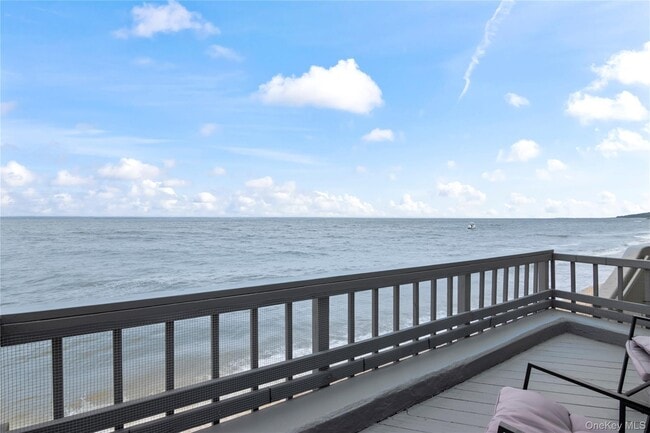 Building Photo - 19 Pine Ln