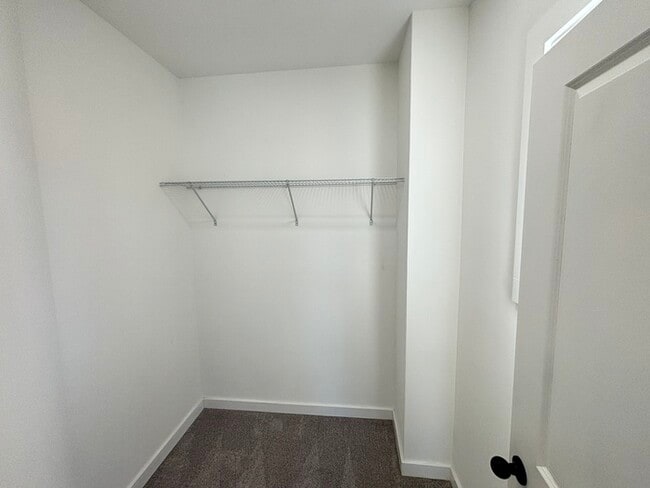 Building Photo - North Nashville home with 3 bedrooms, park...