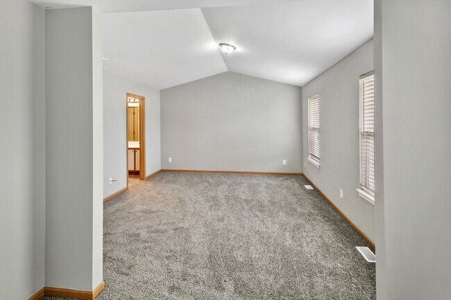 Building Photo - 678 Zachary Dr