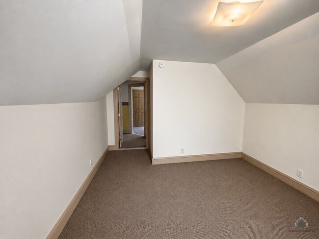 Building Photo - ? Your Next Home Awaits – 3 Bed, 1.5 Bath Single-Family Rental!