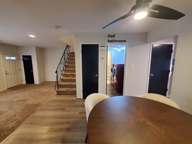 Building Photo - Spacious end-unit townhouse, with elegant kitchen, 3-bedrooms & attached garage