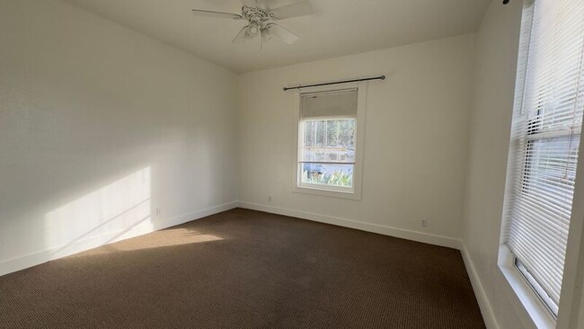 Building Photo - 7027 Washington Ave