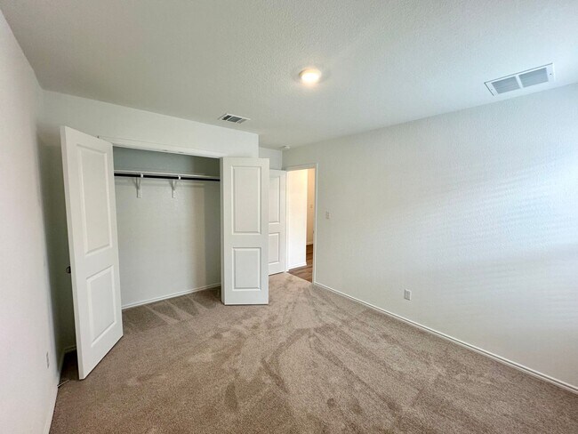 Building Photo - Beautiful Recently New Build Home in West ...