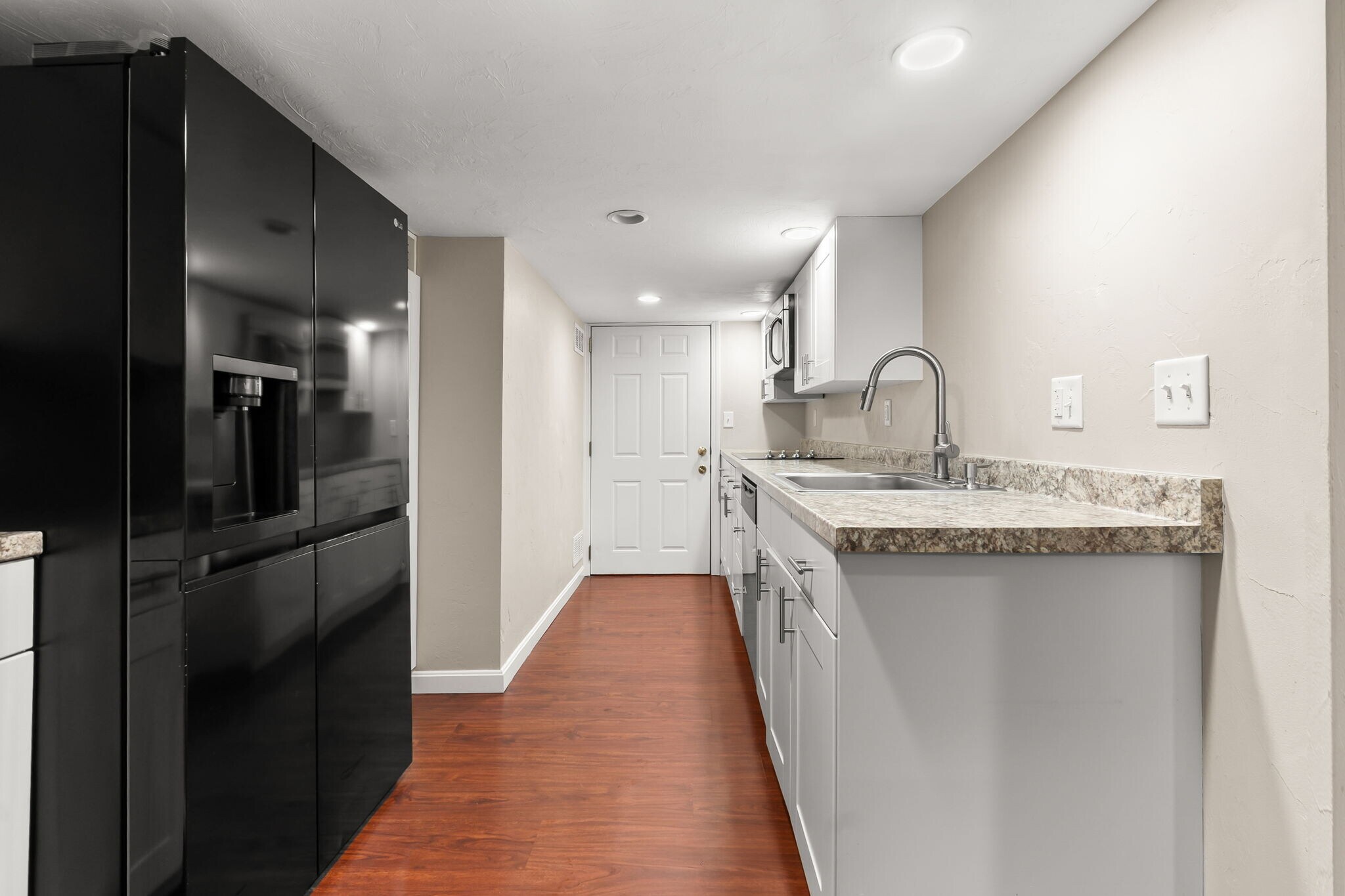 Building Photo - 40 Avon St