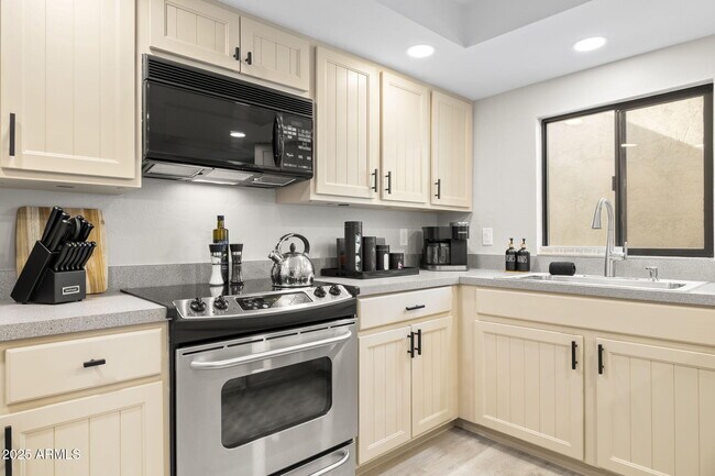 Building Photo - 4124 N 79th St