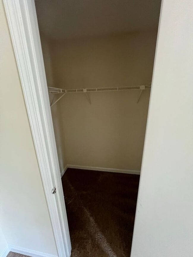 Building Photo - BEAUTIFUL 2 bedroom 2 bathroom Duplex