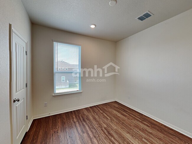 Building Photo - 340 Aspen Waters