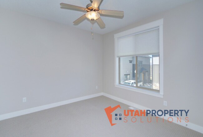 Building Photo - 10464 S Beetdigger Blvd