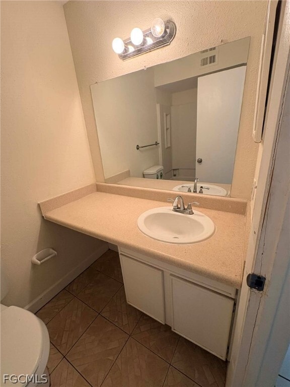 Building Photo - 2845 Winkler Ave