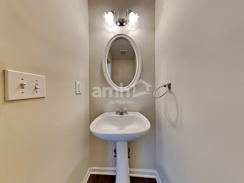 Building Photo - 170 Taggart Run NW