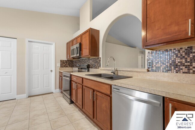 Building Photo - 71 Wellwood Ln