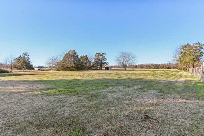 Building Photo - 250 Co Rd 3318