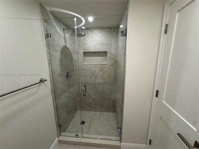 Building Photo - 1900 W 54th St