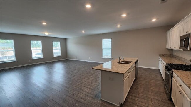 Building Photo - 400 Grey Falcon Ave