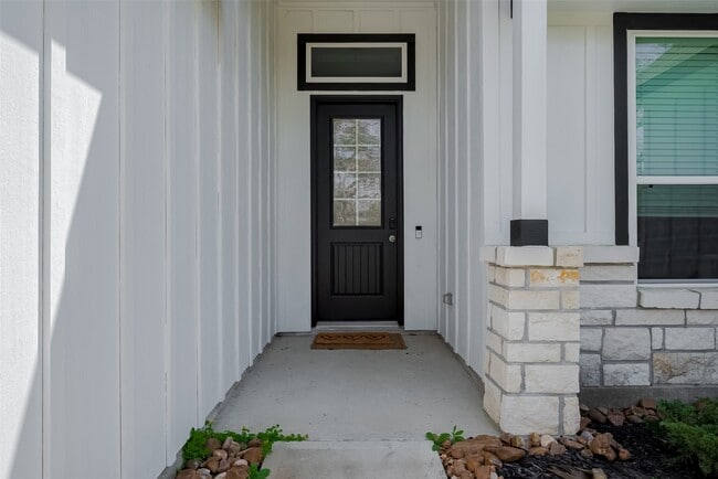 Building Photo - 26553 Doe Ln