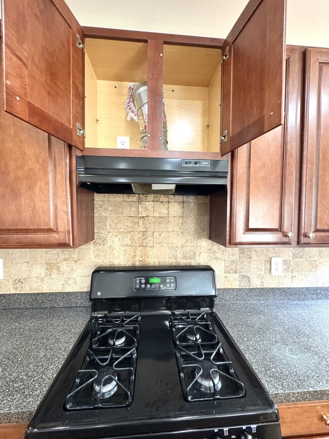 Building Photo - 6314 Mimosa Cir