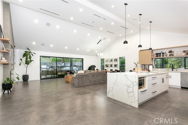 Building Photo - 7127 Forest Hills Rd