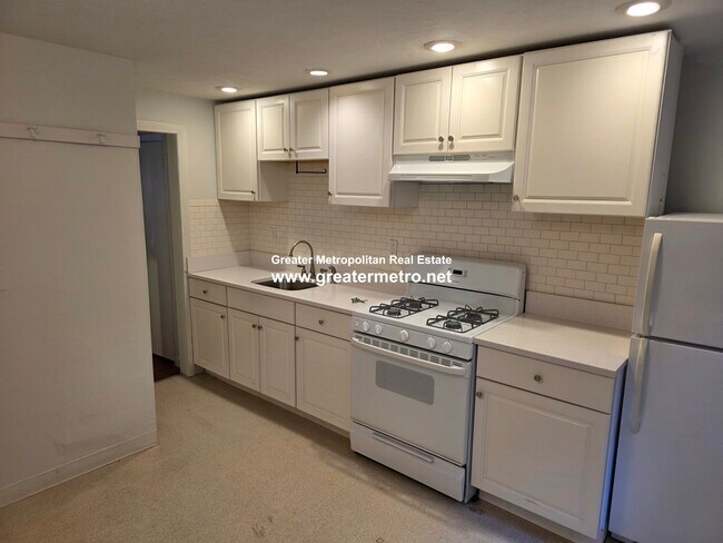 Building Photo - 207 Salem St