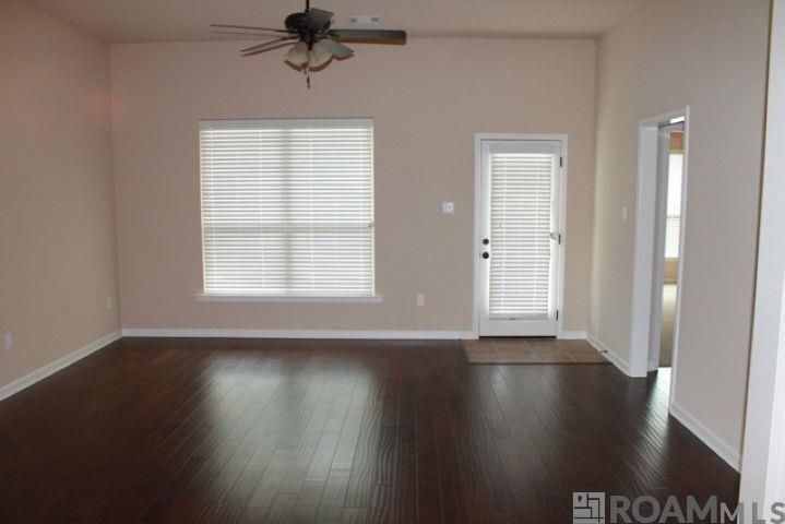 Building Photo - 37237 Market Place Drive