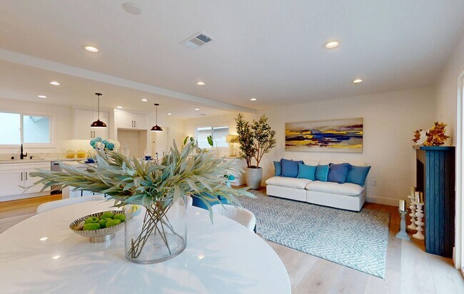 Building Photo - Single House Fountain Valley